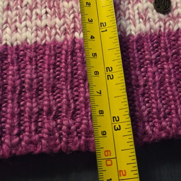 Raspberry White Wool KnitSweater L fits medium-small - Picture 6 of 7